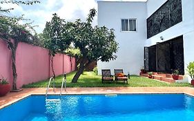 The Dzorwulu Castle - A Villa With Private Rooms